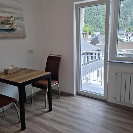Ferienhaus Bad Bertrich شقة *